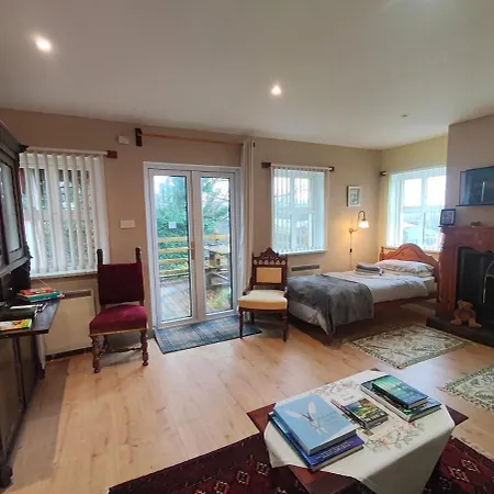 Ben Levy House Suite, Village * Clonbur