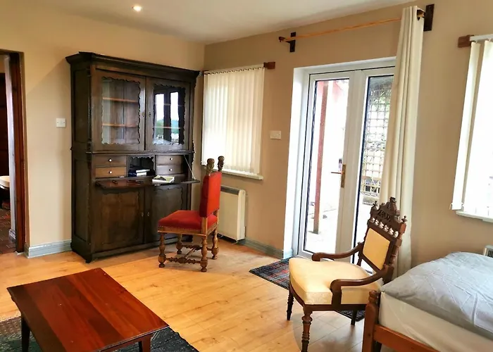 Ben Levy House Suite, Village *