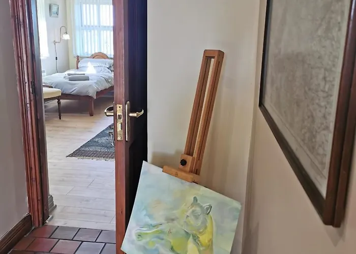 Ben Levy House Suite, Village *